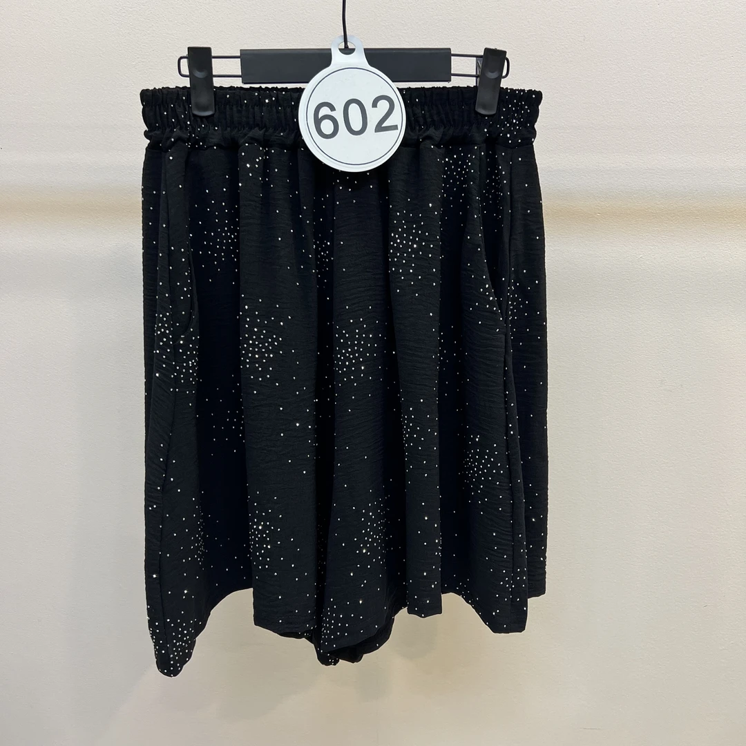 夏季轻奢简约甩裤烫钻短裤时尚显瘦短裤