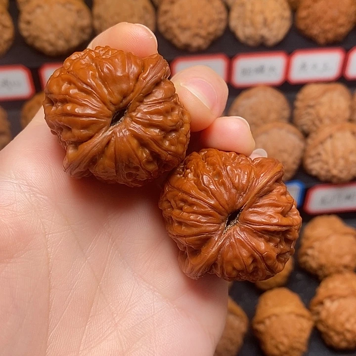 文玩核桃把件陈*以元宝