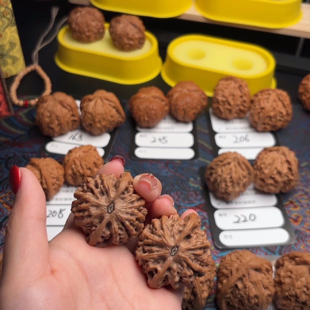 文玩核桃把件秦闷39尺精对