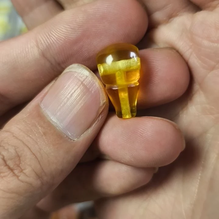 未镶嵌琥珀裸石三通