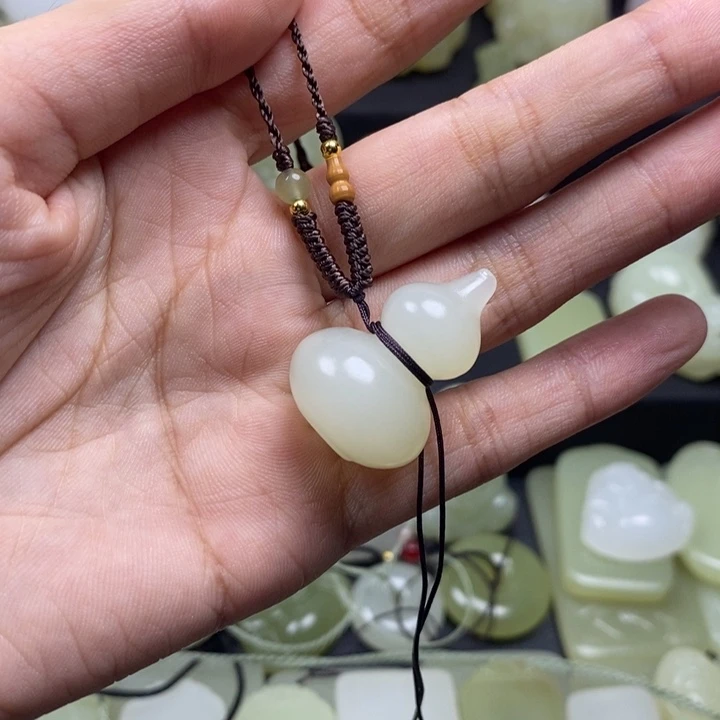 浅晴水立体葫芦吊坠