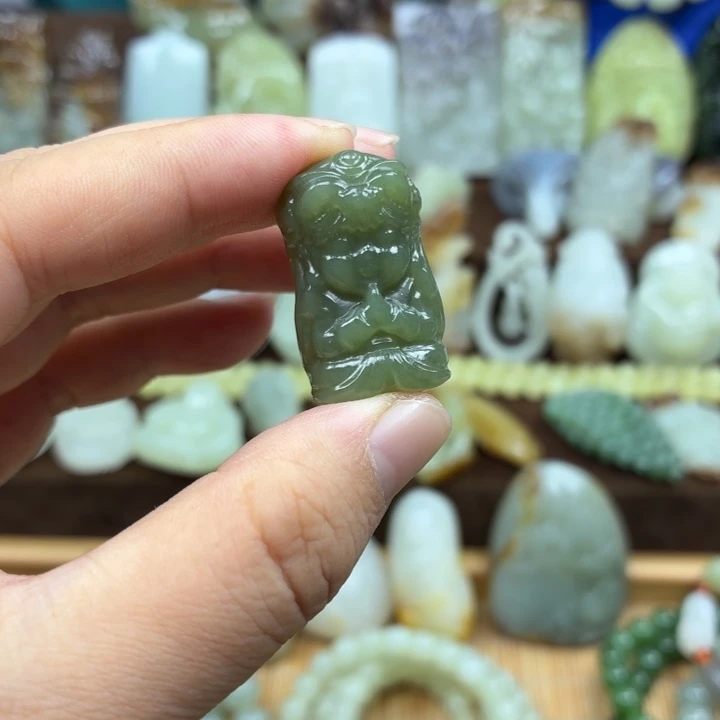 颈饰未镶嵌和田玉