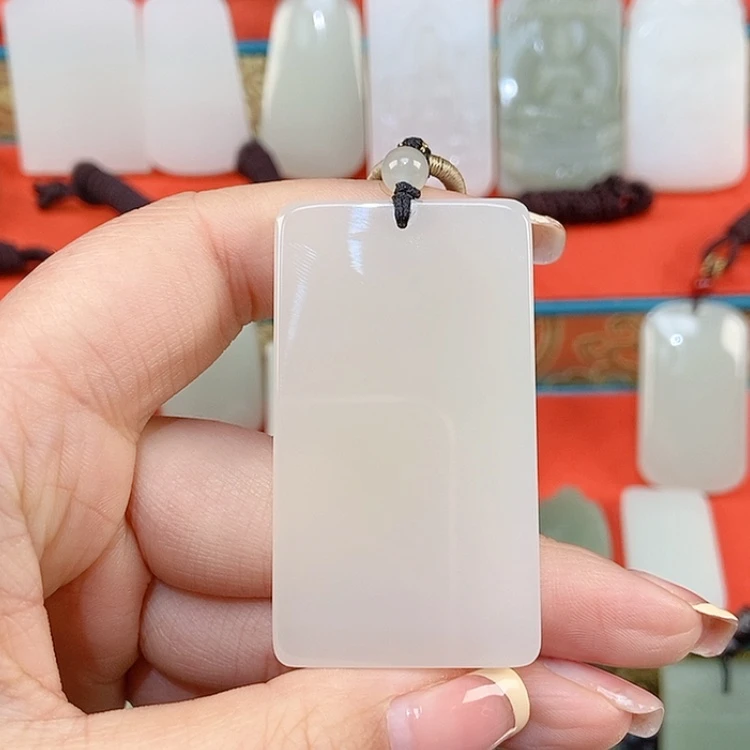 【闪购商品】颈饰未镶嵌和田玉小**℡