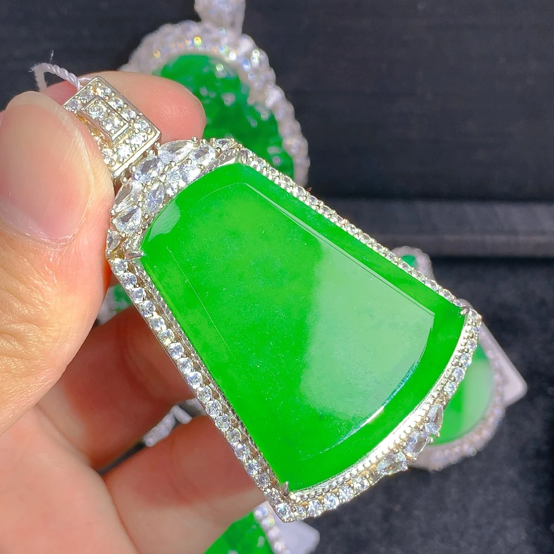 翡翠颈饰银S925镶嵌吊坠