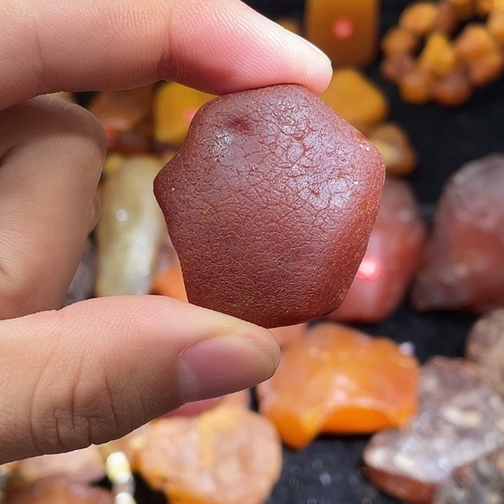 琥珀未镶嵌珠宝奇石