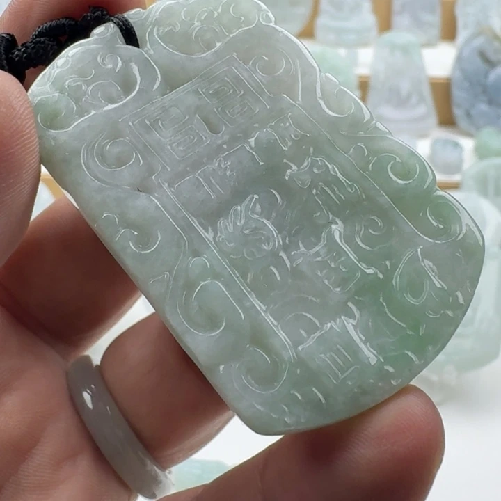翡翠未镶嵌颈饰天然缅甸A货翡翠