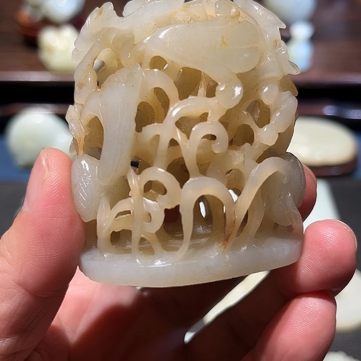 四***春和田玉未镶嵌挂件