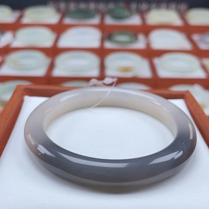 和田玉手镯未镶嵌藕紫半山水