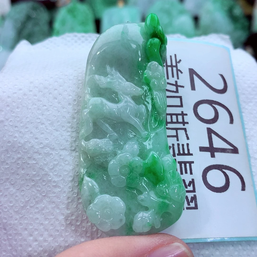 吊坠(不含链)未镶嵌翡翠