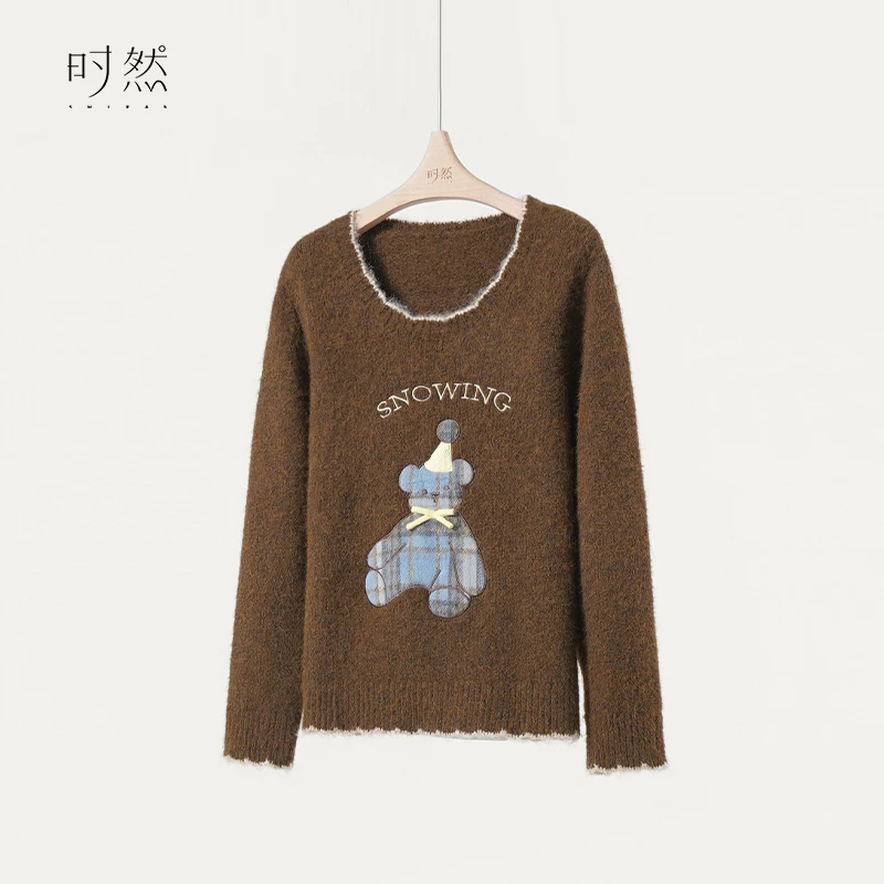 时然微胖大码女装冬季新款圆领显瘦遮肉正肩小熊图案可爱保暖毛衣