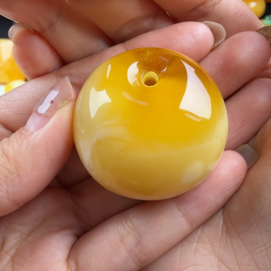 飞***鸟琥珀未镶嵌颈饰纯天然琥珀蜜蜡无优化