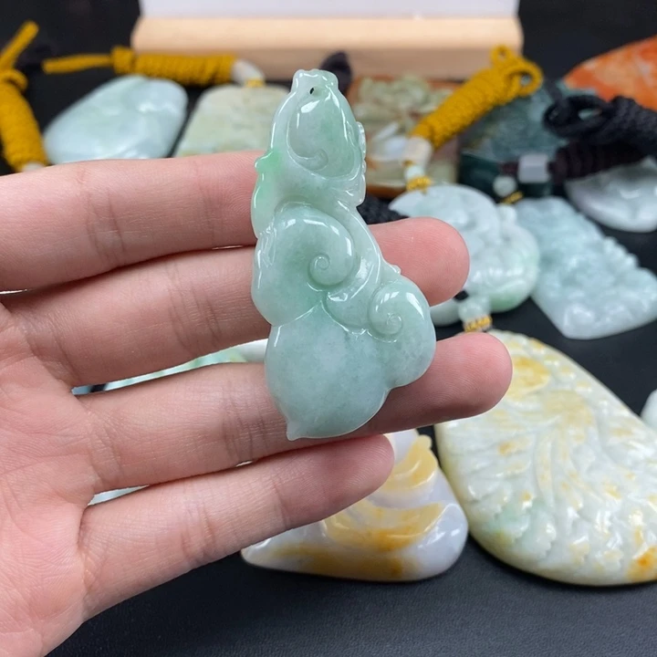 翡翠未镶嵌颈饰天然保真a货翡翠