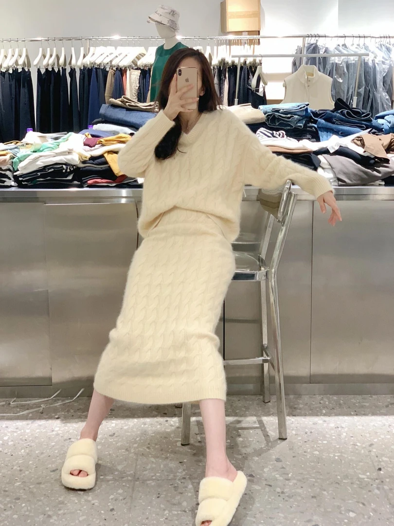 3077温柔系穿搭秋冬白色V领衫半身裙气质套装减龄漂亮洋气两件套