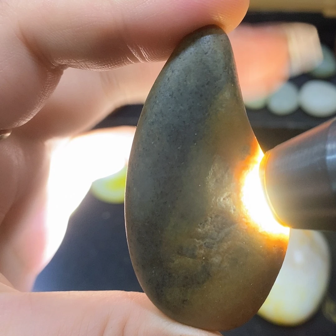 未镶嵌和田玉（糖玉）挂件