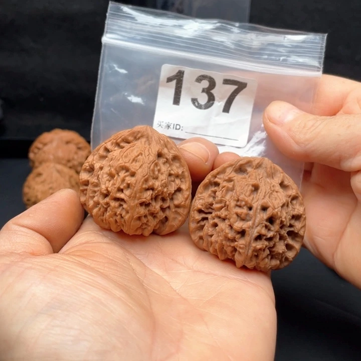 文玩核桃把件南疆三角41