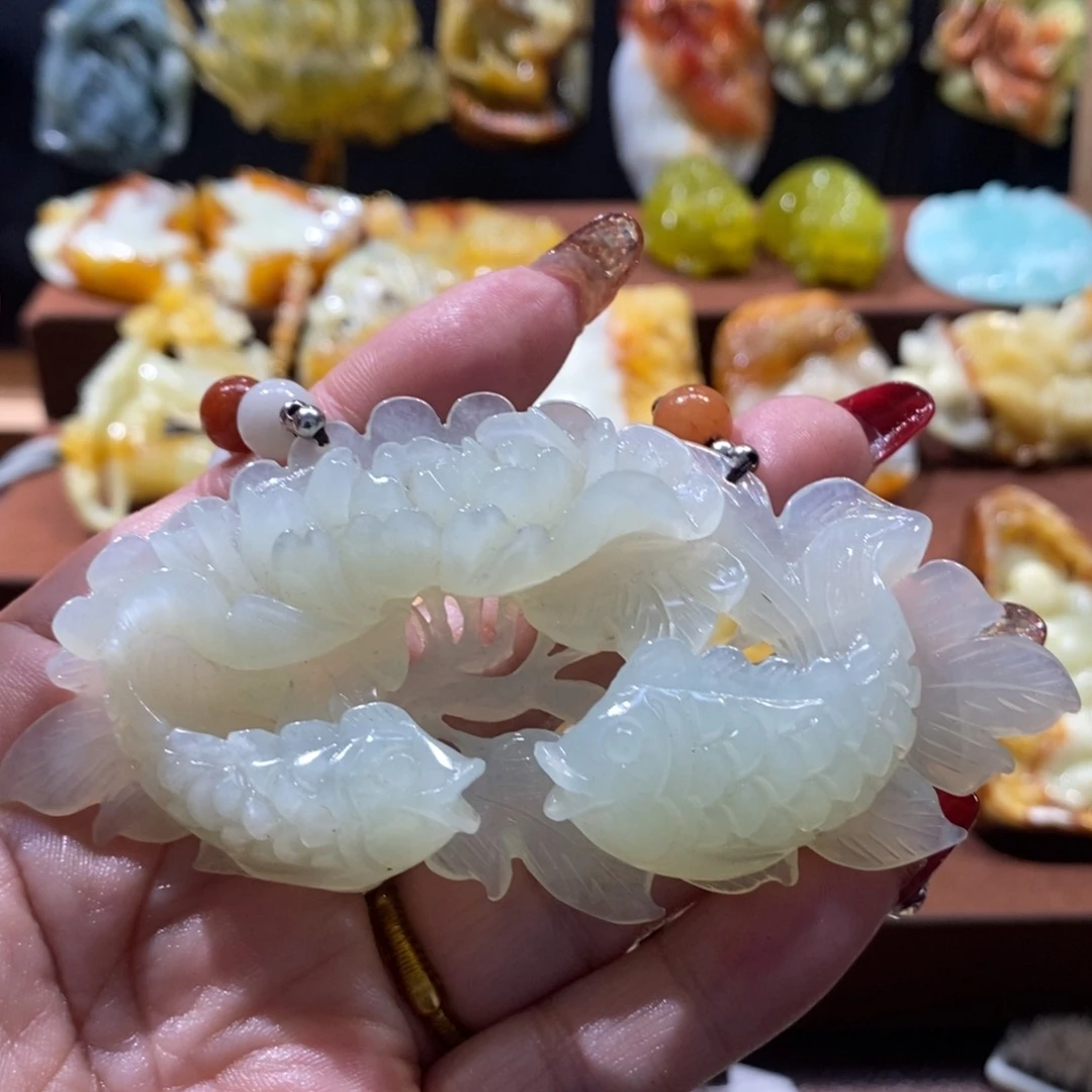 蛇纹石玉颈饰未镶嵌