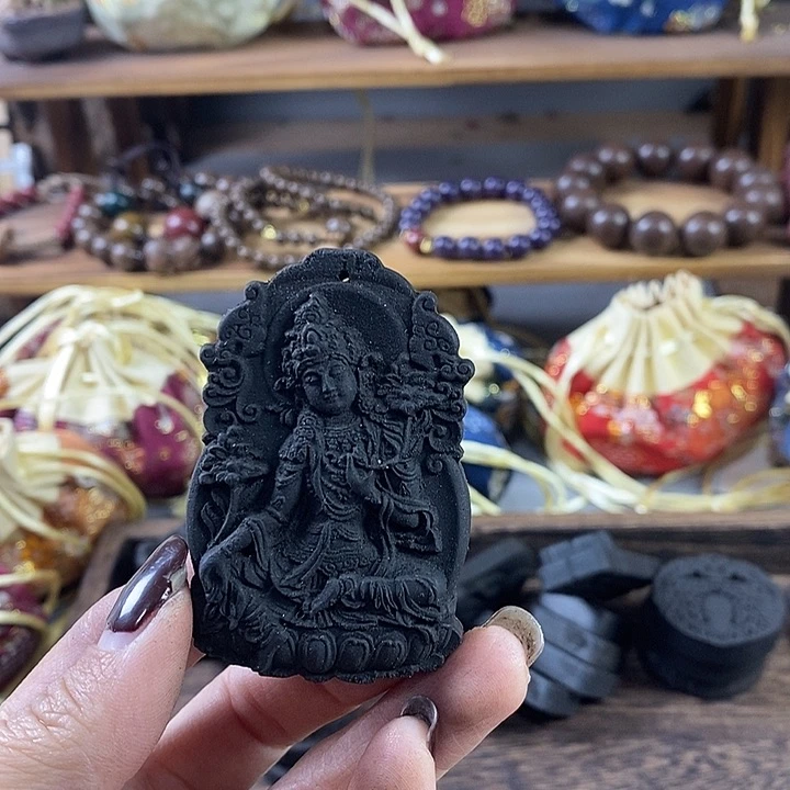 泥塑?****?瑕疵黑龙涎自在观音