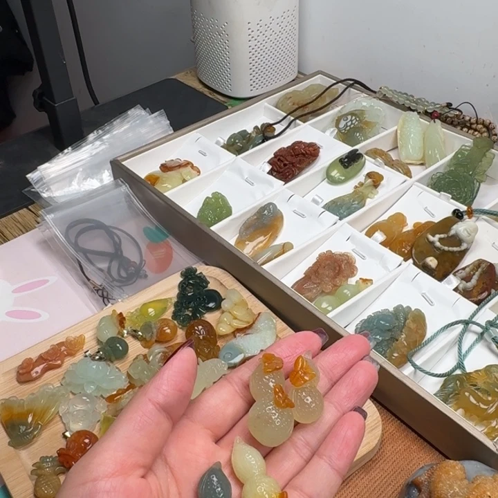 *****蛇纹石玉未镶嵌吊坠