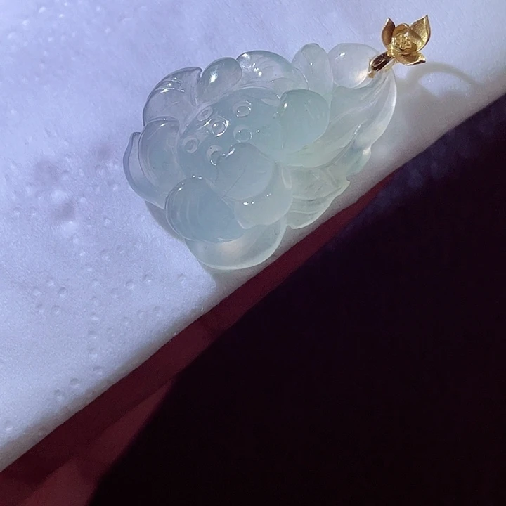 翡翠18K金镶嵌颈饰翡翠