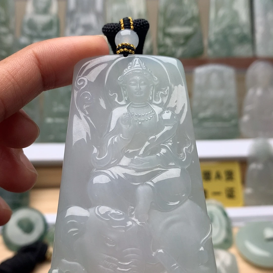 韩***酷翡翠未镶嵌颈饰普贤