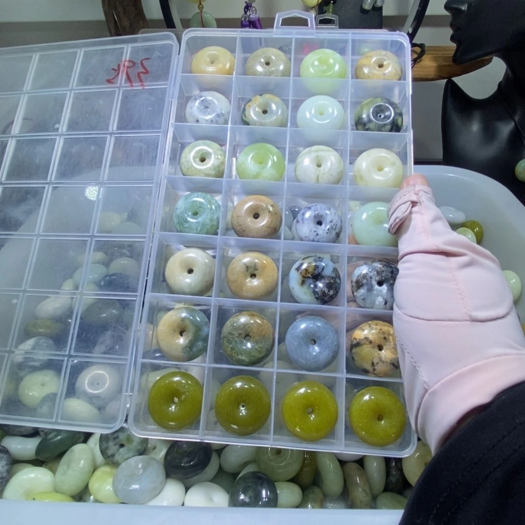 合金蛇纹石玉颈饰131