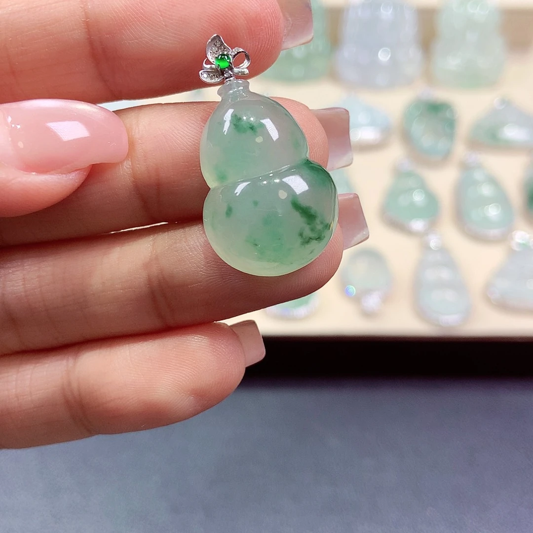 【闪购商品】颈饰18K金镶嵌翡翠翡翠