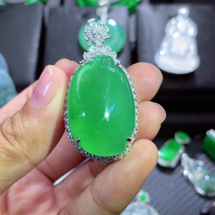 翡翠18K金镶嵌吊坠(不含链)花*儿