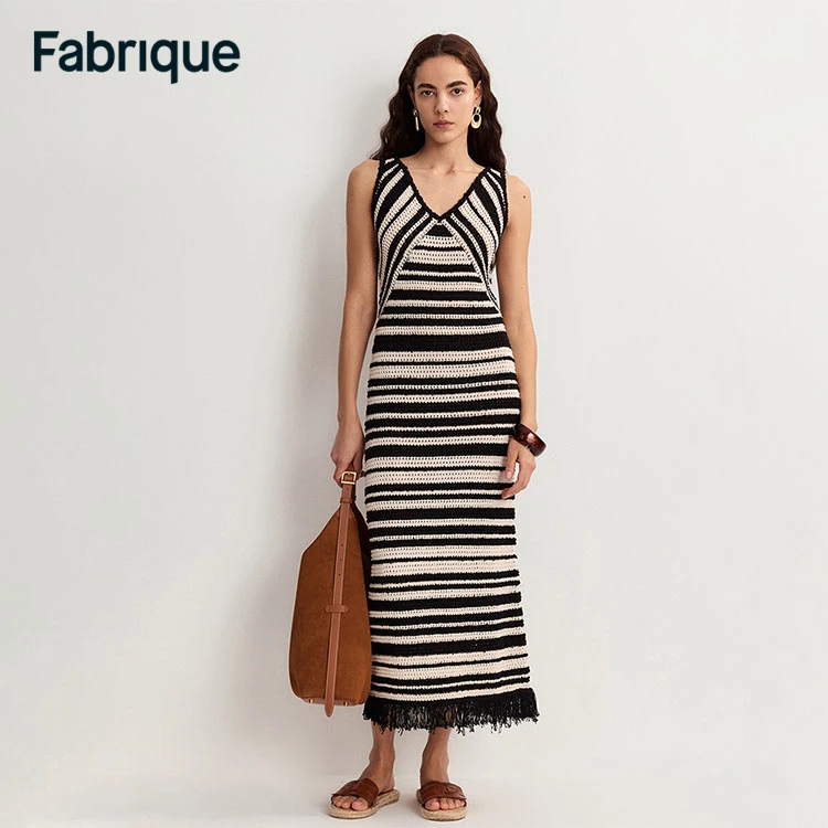 Fabrique Kari 春夏新款黑白条纹棉针织V领复古度假风无袖连衣裙