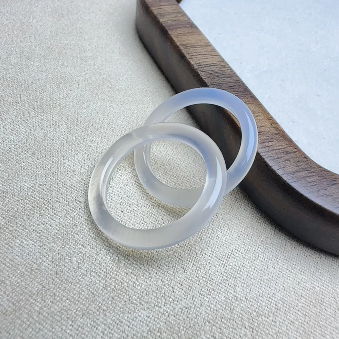 【依纯珠宝】天然玛瑙戒圈内径17.8mm（随机发）