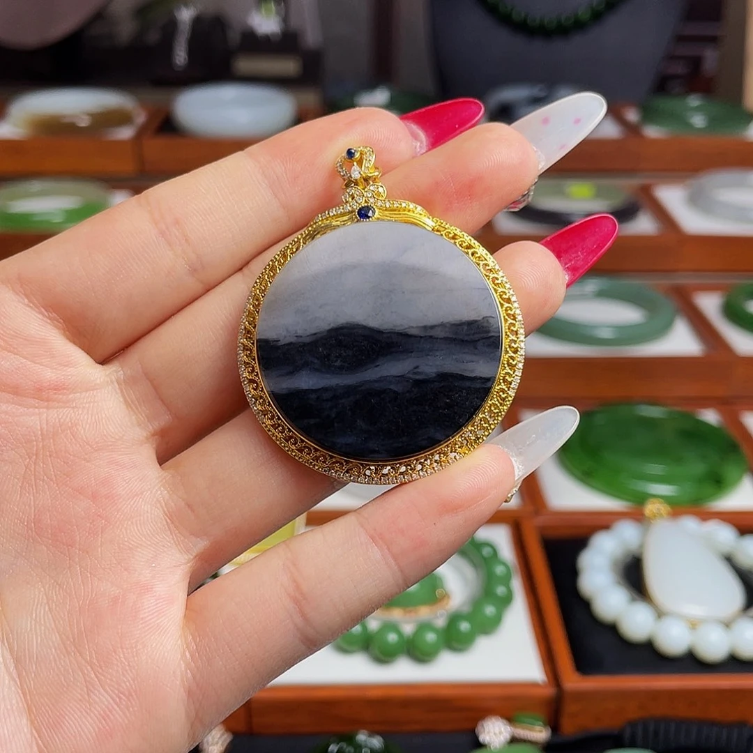 和田玉18K金镶嵌颈饰善**真青花牌子