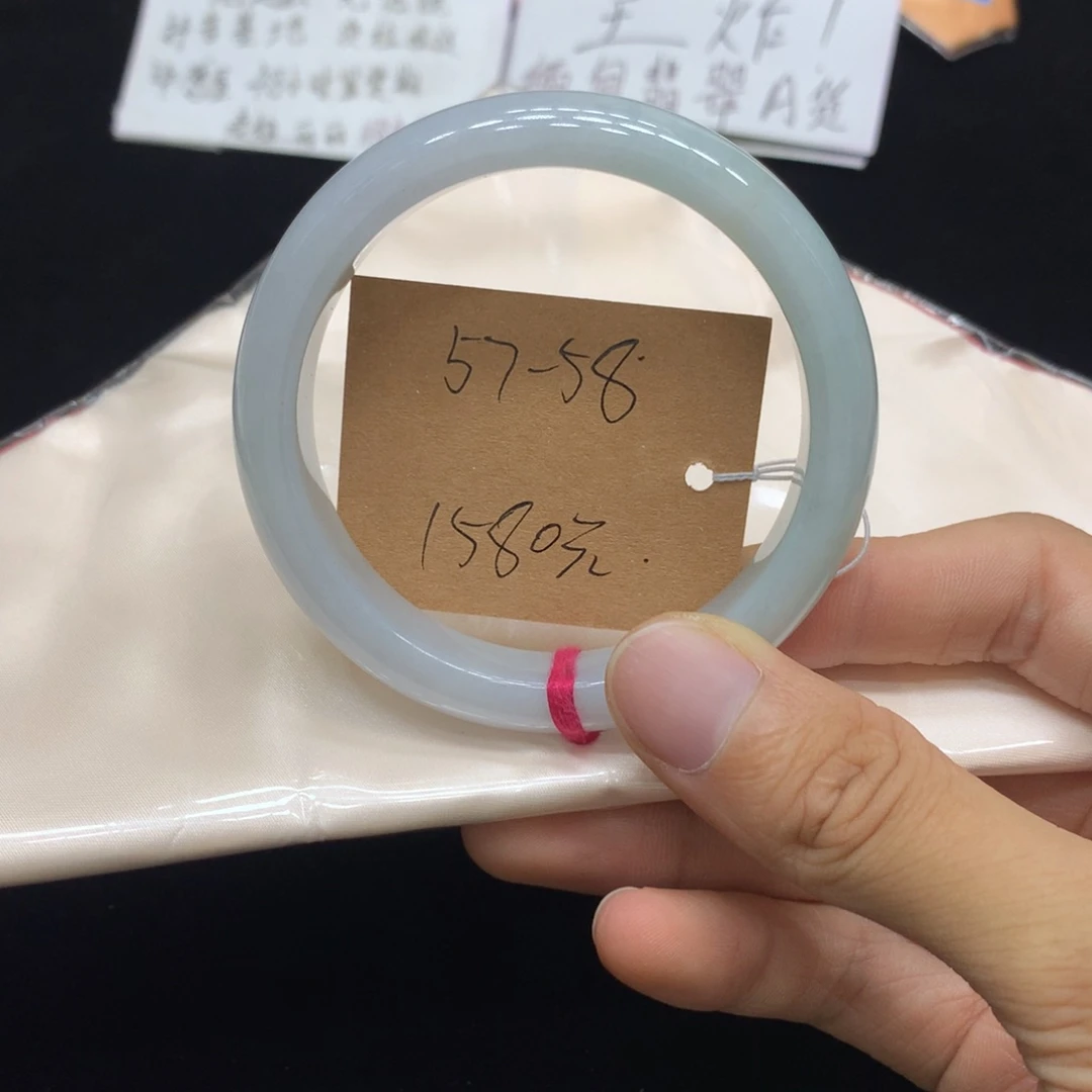 翡翠未镶嵌手镯手镯