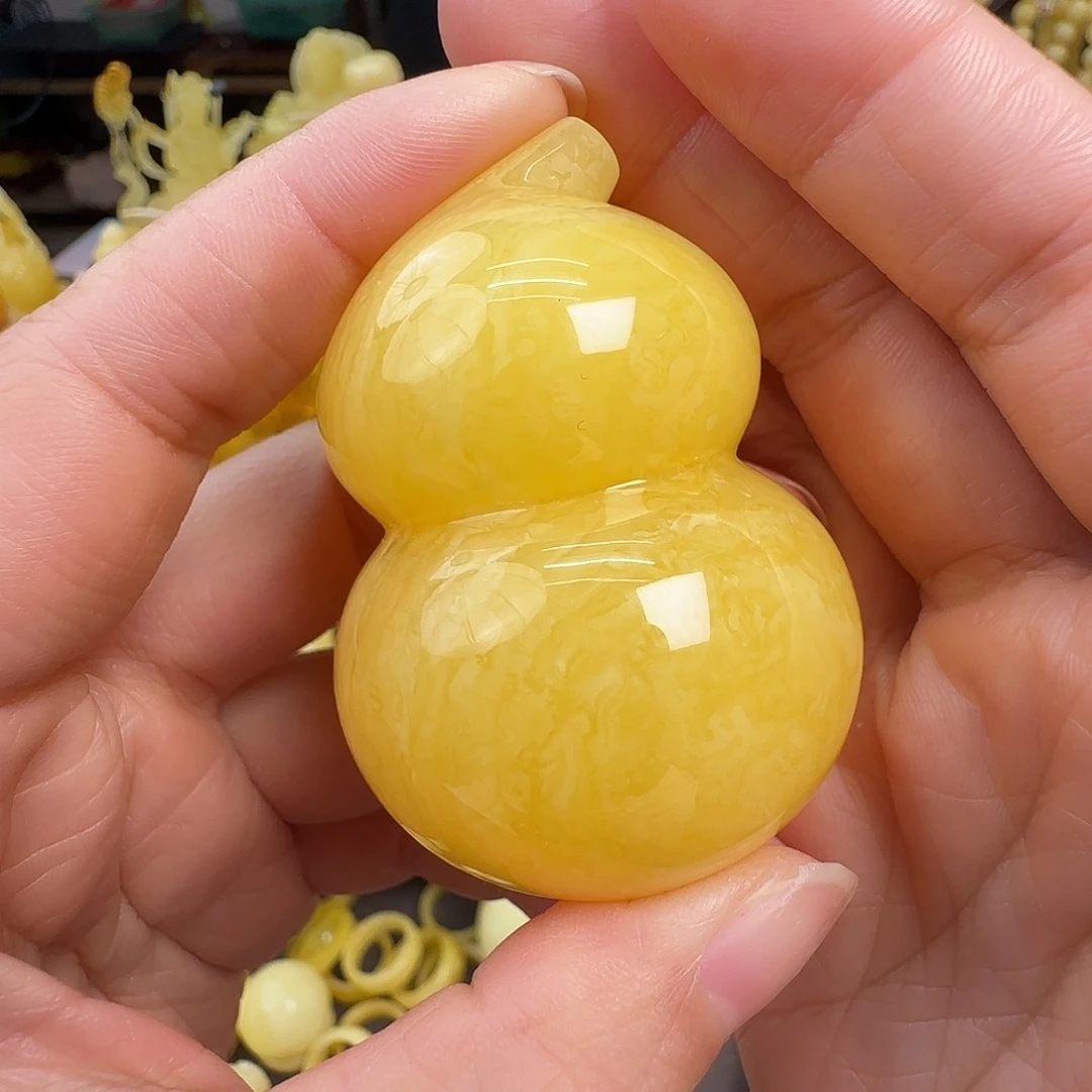 蜜蜡未镶嵌珠宝奇石