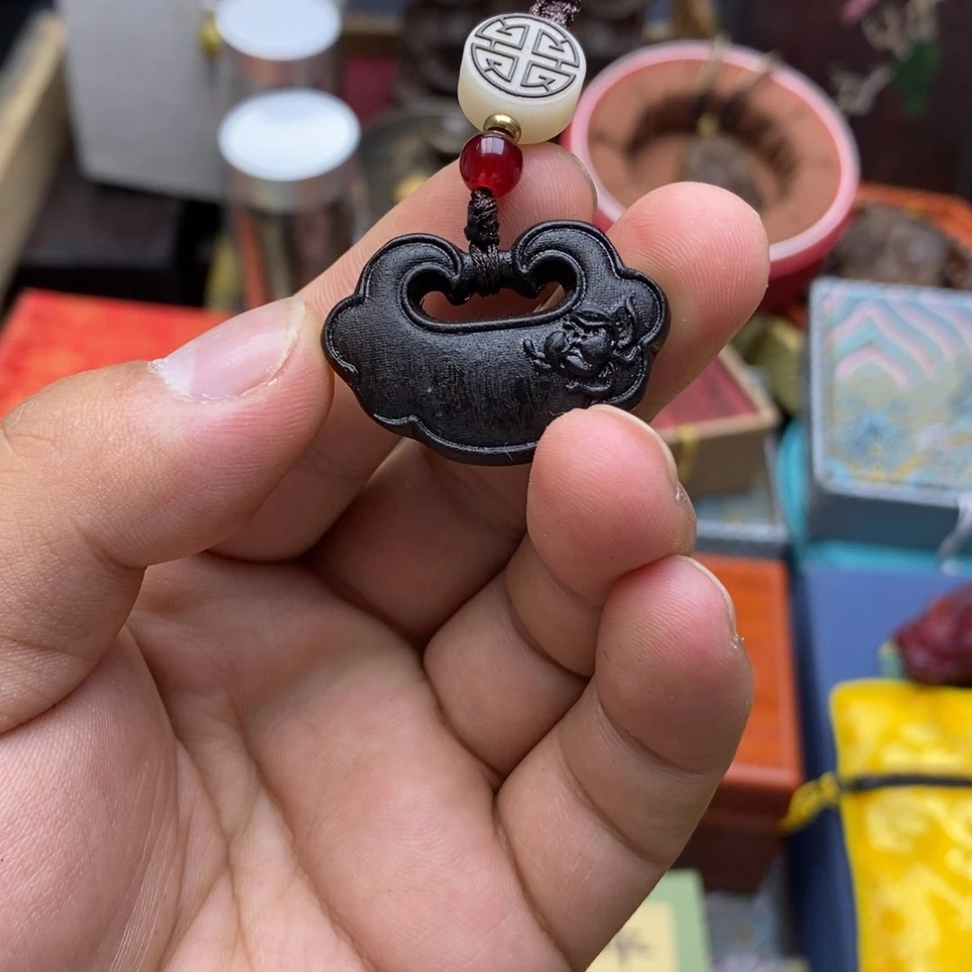 大叶紫檀（黑酸枝木类）