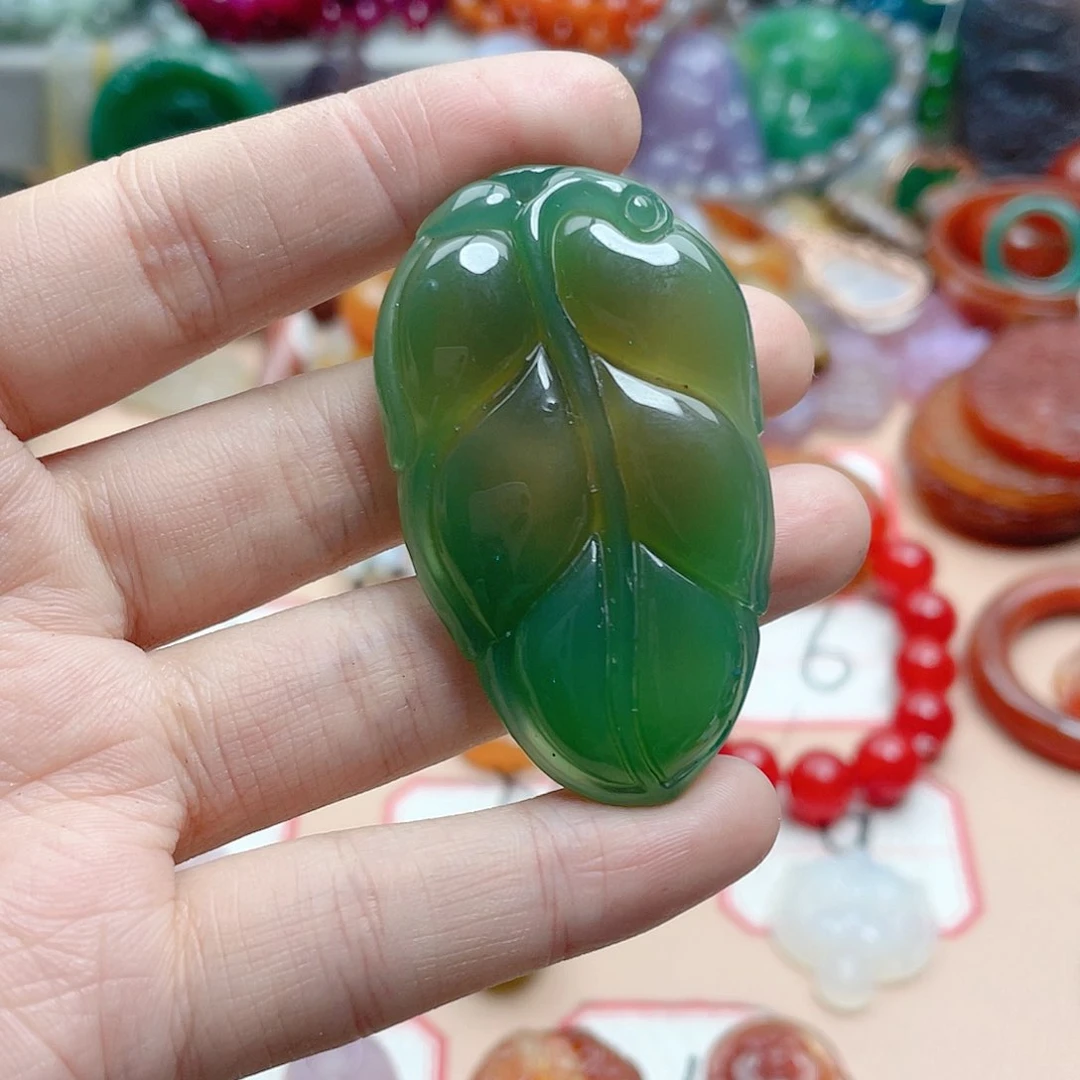 玛瑙/玉髓颈饰合金红**宝