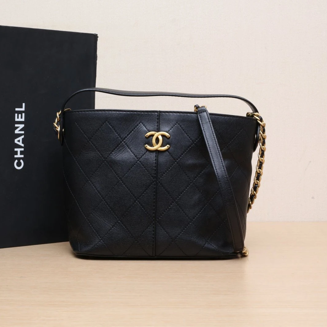 95新 Chanel/香奈儿 花花荔枝皮革S 30开 23A 嬉皮hobo 水桶包