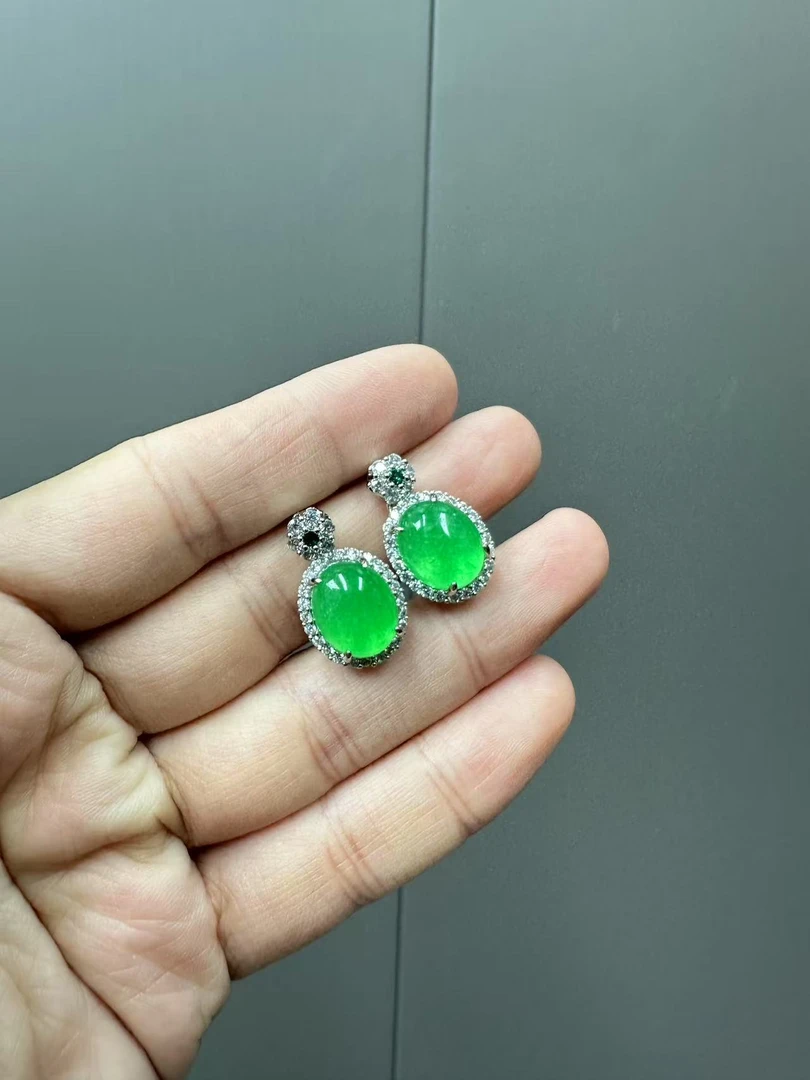 翡翠s925太阳花小蛋面耳针