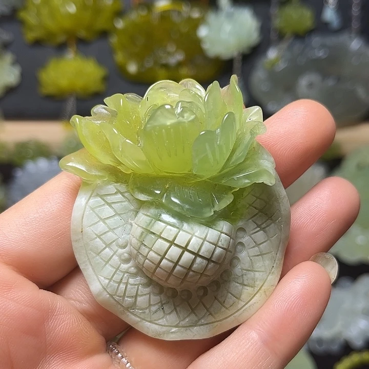未镶嵌蛇纹石玉颈饰