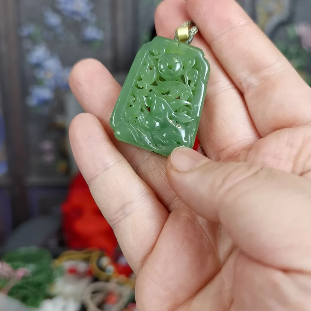 和田玉颈饰未镶嵌吊坠