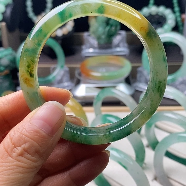 石英质玉（非洲翠）未镶嵌手镯