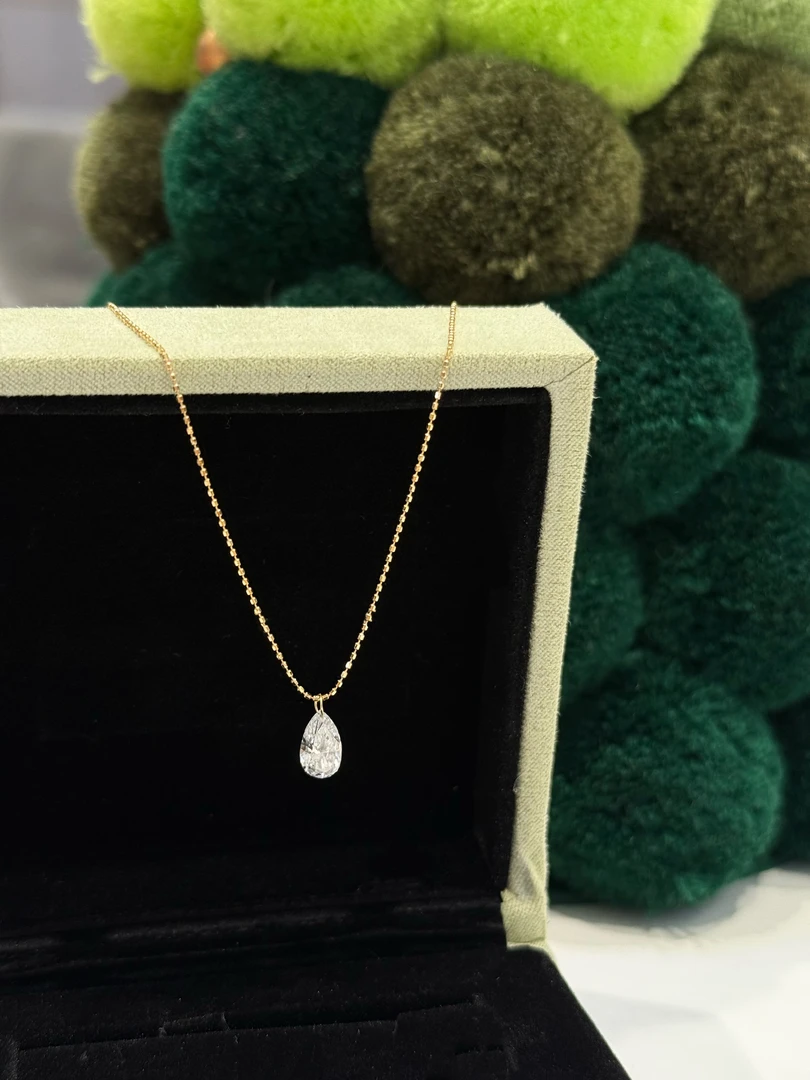 实验室培育钻石【星澜甄选】18k 美神降临 一滴泪项链 LCXL0013