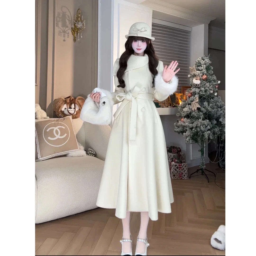 米兰洋装-重工围巾领高级感收腰保暖外套