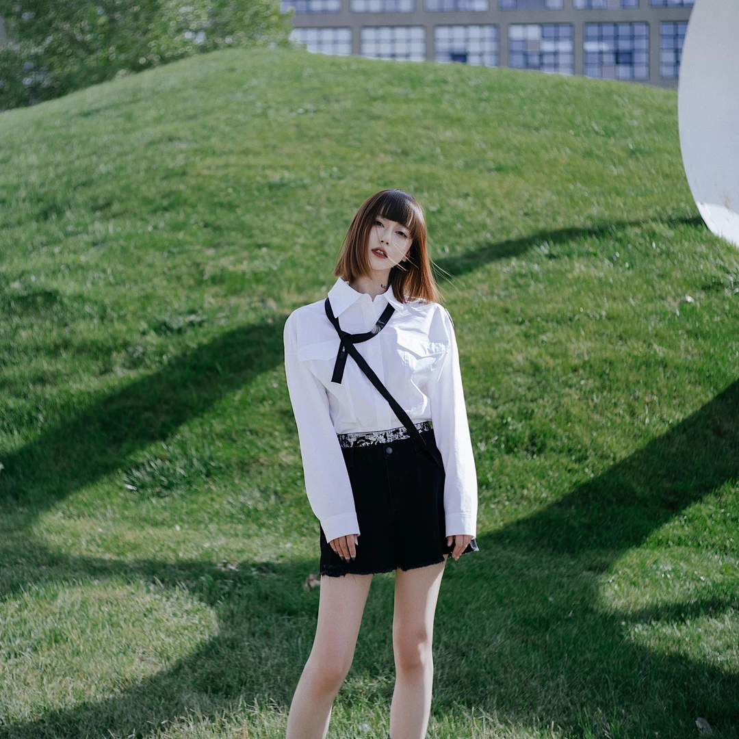 MILIXU定制黑色花板拼接时尚洋气牛仔短裤