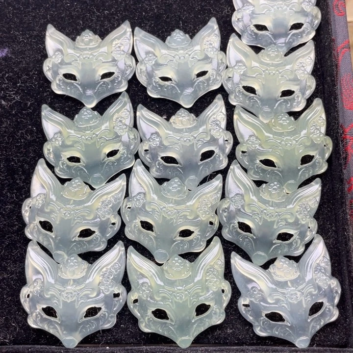 泓***ì蛇纹石玉未镶嵌颈饰