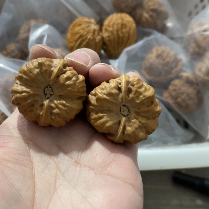叫***！文玩核桃把件哈哈哈
