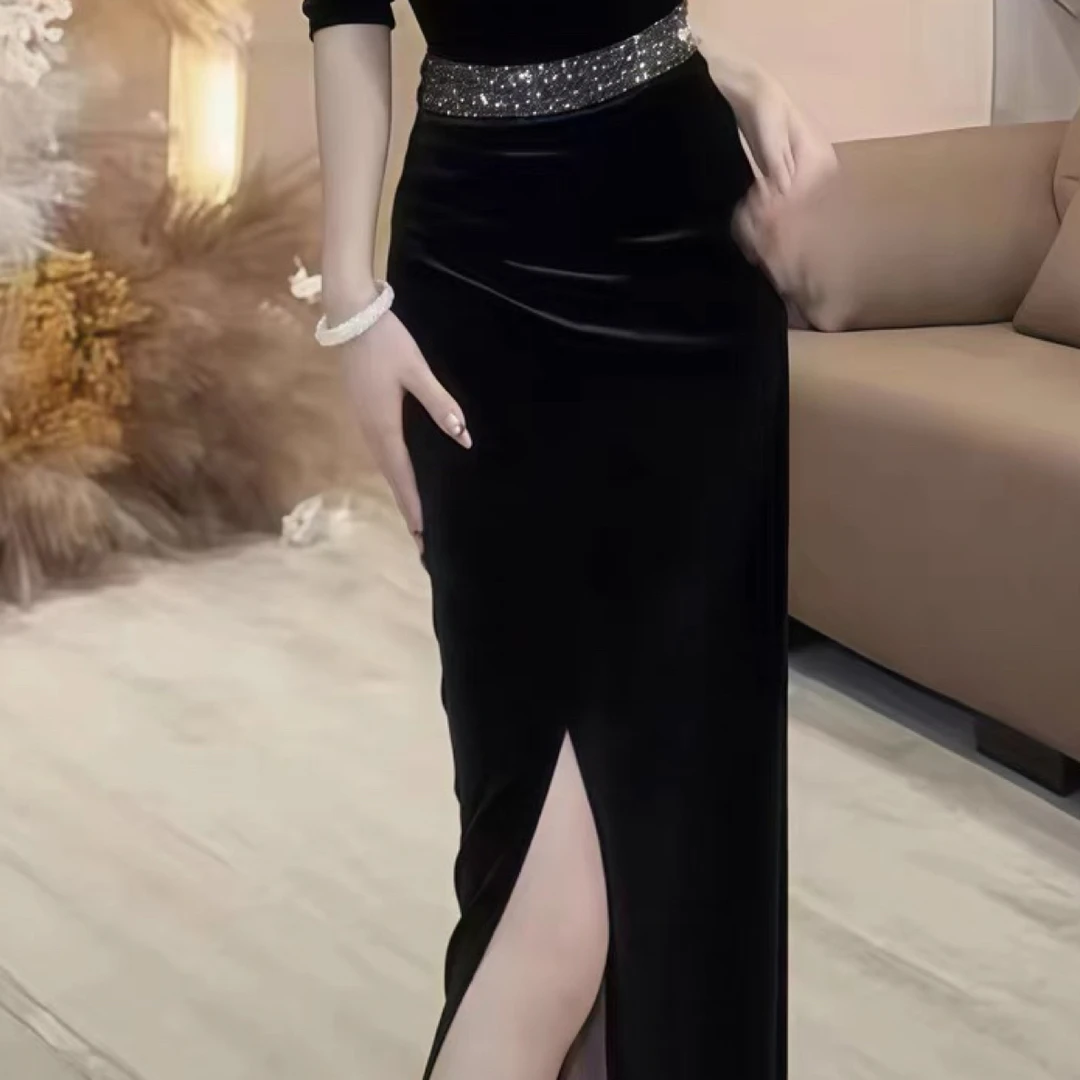 高级感黑色丝绒半身裙女2025新款高腰显瘦开叉包臀长裙时尚气质潮