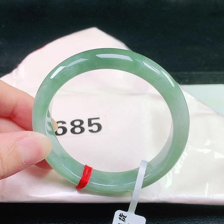 未镶嵌手镯翡翠685