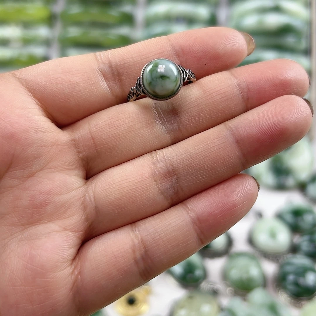 蛇纹石玉未镶嵌戒指