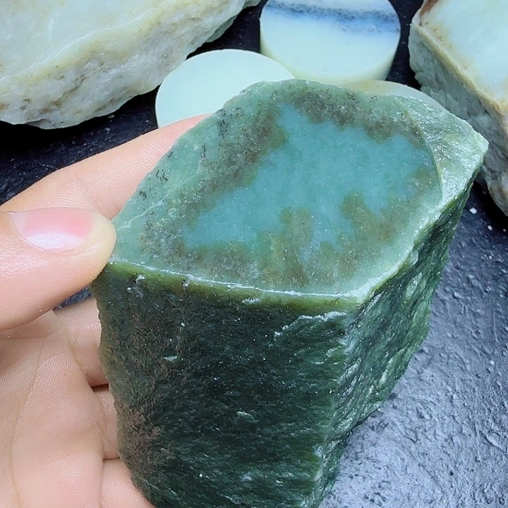 未镶嵌和田玉（糖玉）珠宝奇石