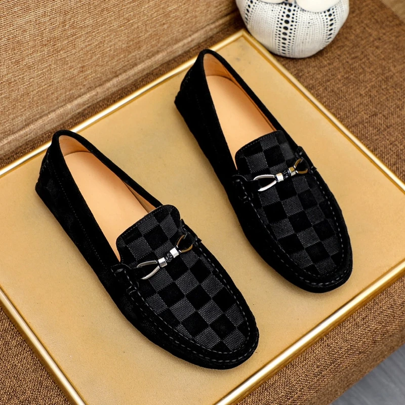 网红潮流豆豆鞋2025爆款真皮压花棋盘格皮鞋2025新款软底驾车鞋