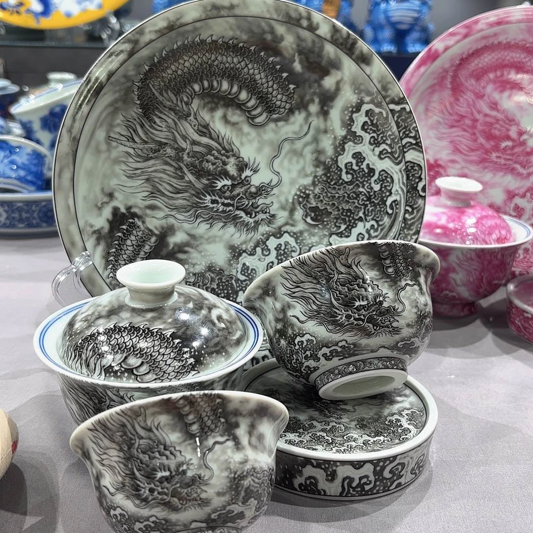 瓷片景德镇瓷器精品陈列